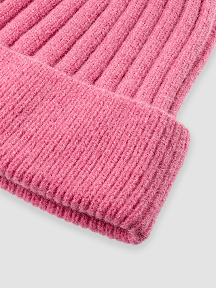 Jasnofioletowa czapka z fakturą w prążek 