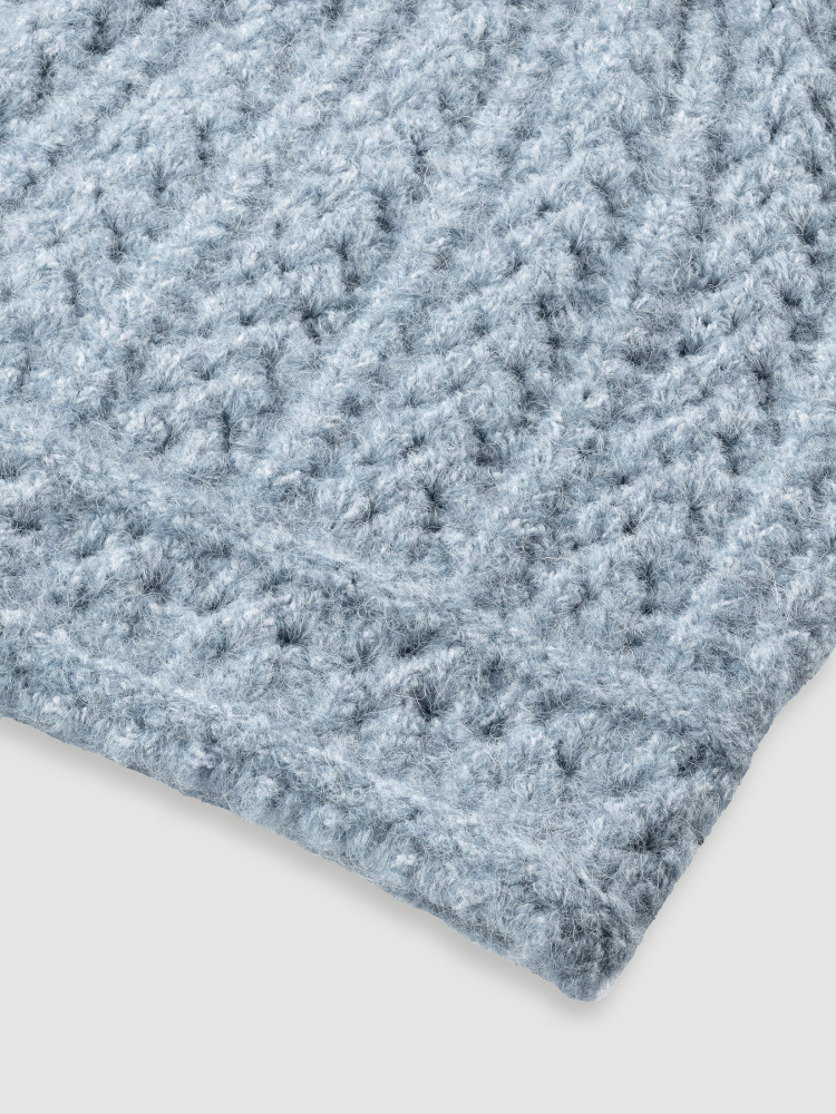 Ażurowa czapka z domieszką wełny 