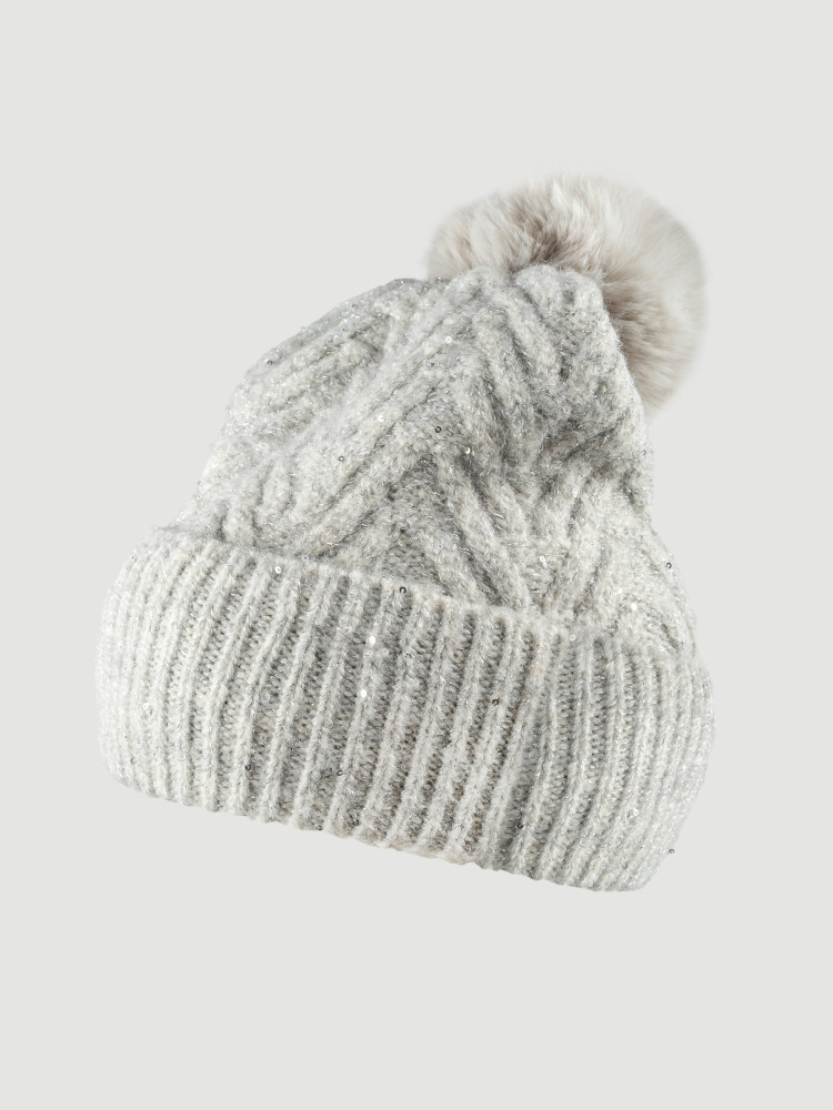 Szara czapka z pomponem 