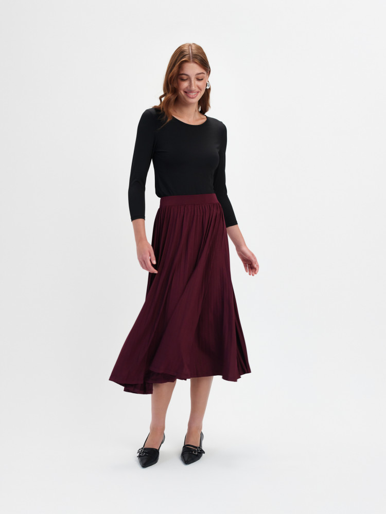 Burgundowa plisowana spódnica 