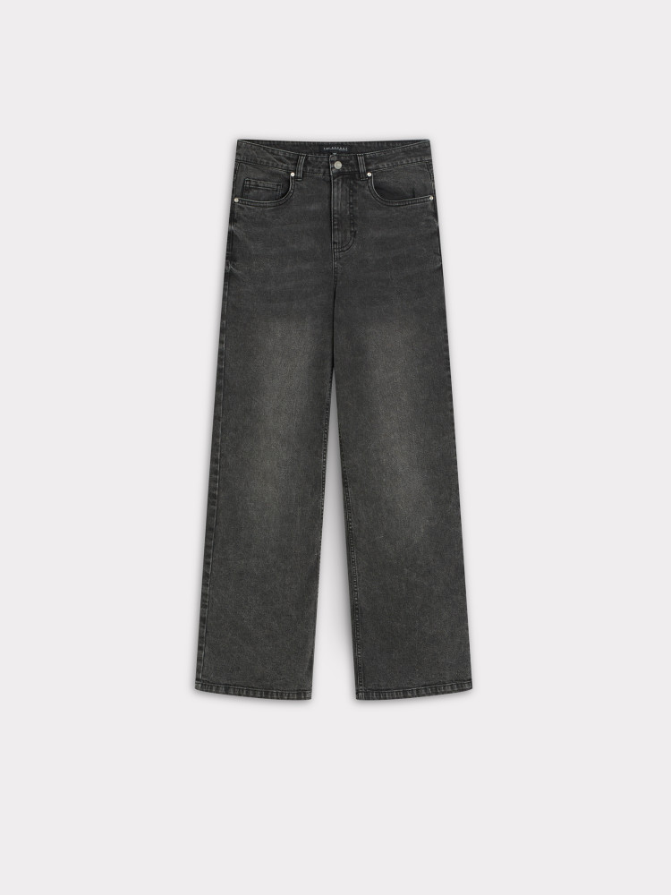 Ciemnoszare jeansy o prostej nogawce 