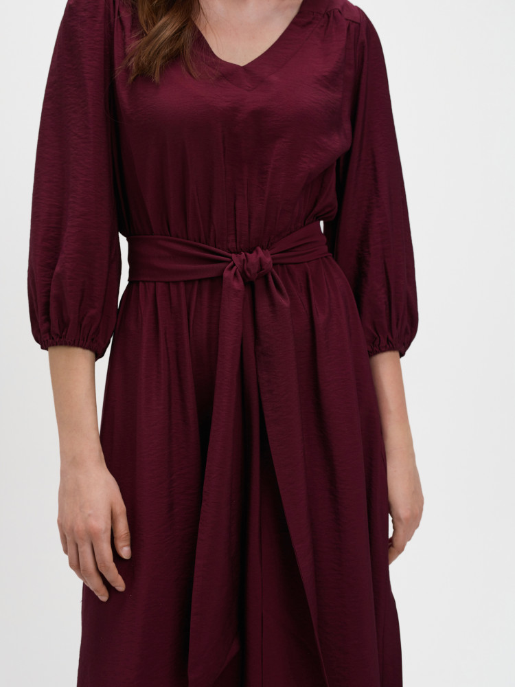 Burgundowa sukienka z wiązaniem 