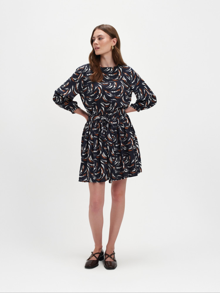 Mini rozkloszowana sukienka z nadrukiem 