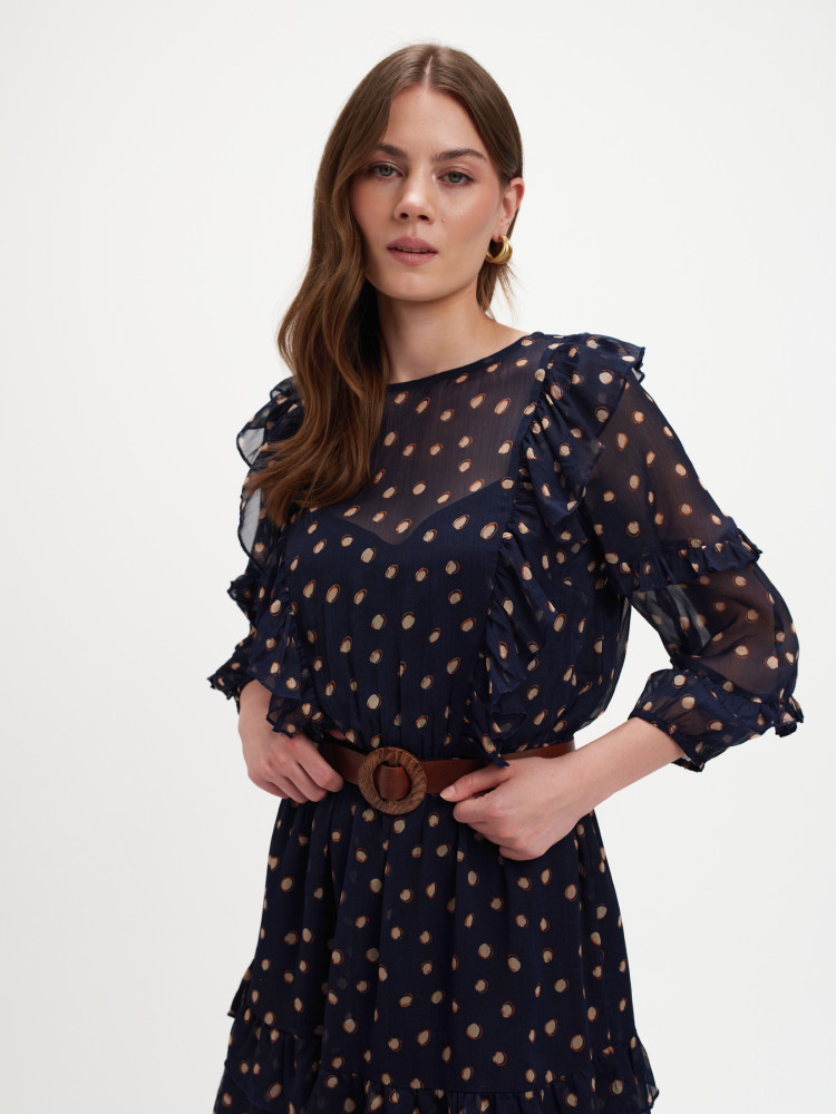 Czarna sukienka w grochy z paskiem 