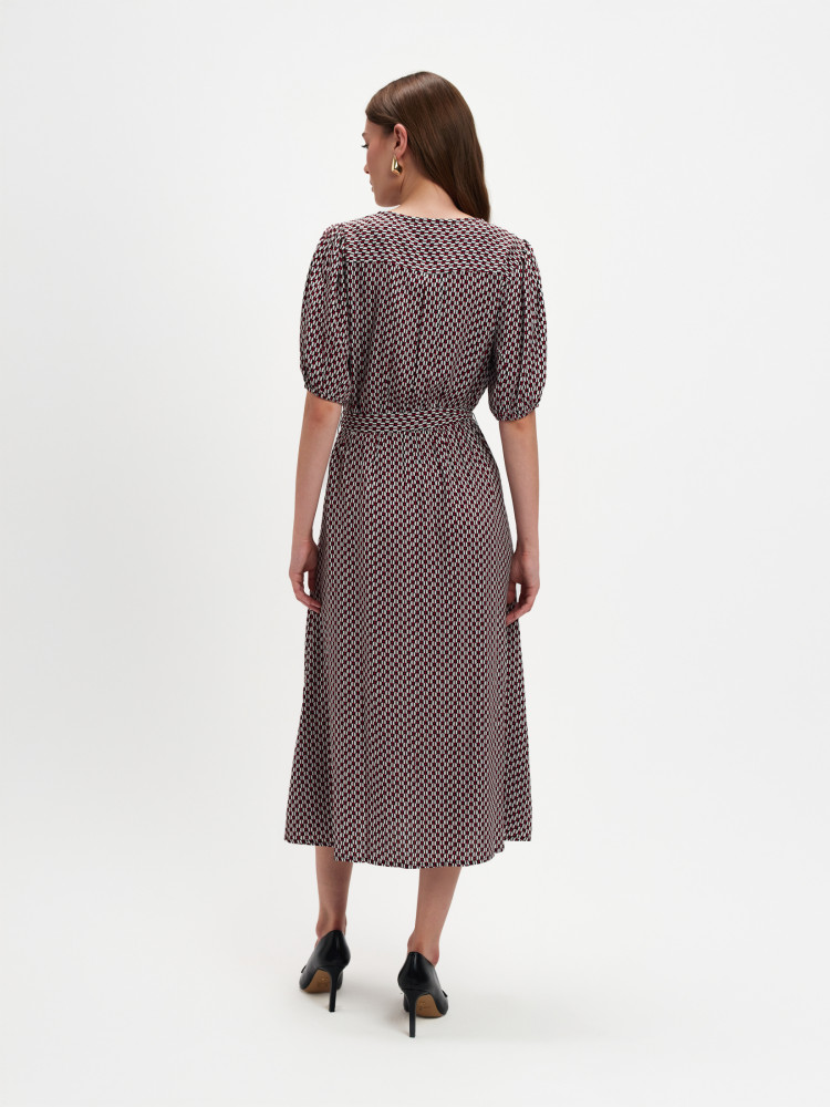 Sukienka w geometryczny wzór 