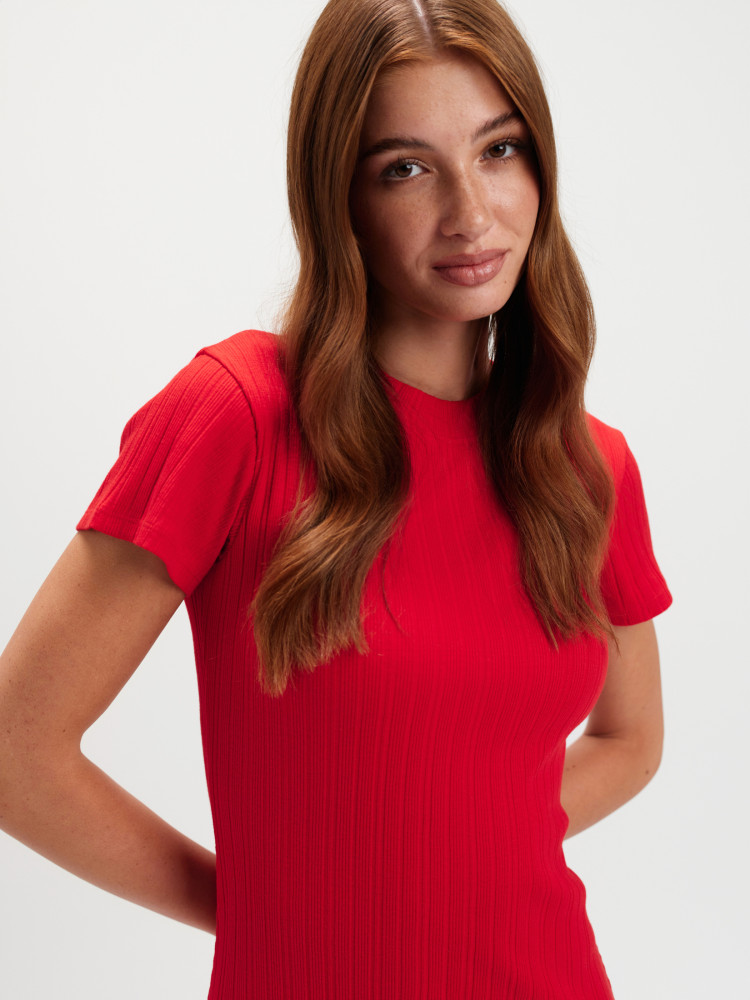 Czerwona sukienka dzianinowa 