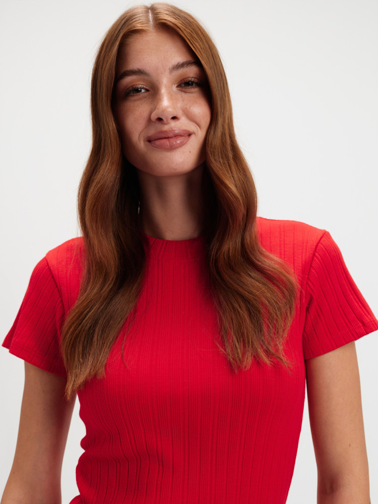 Czerwona sukienka dzianinowa 