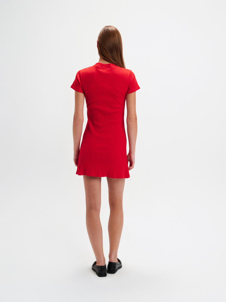 Czerwona sukienka dzianinowa 