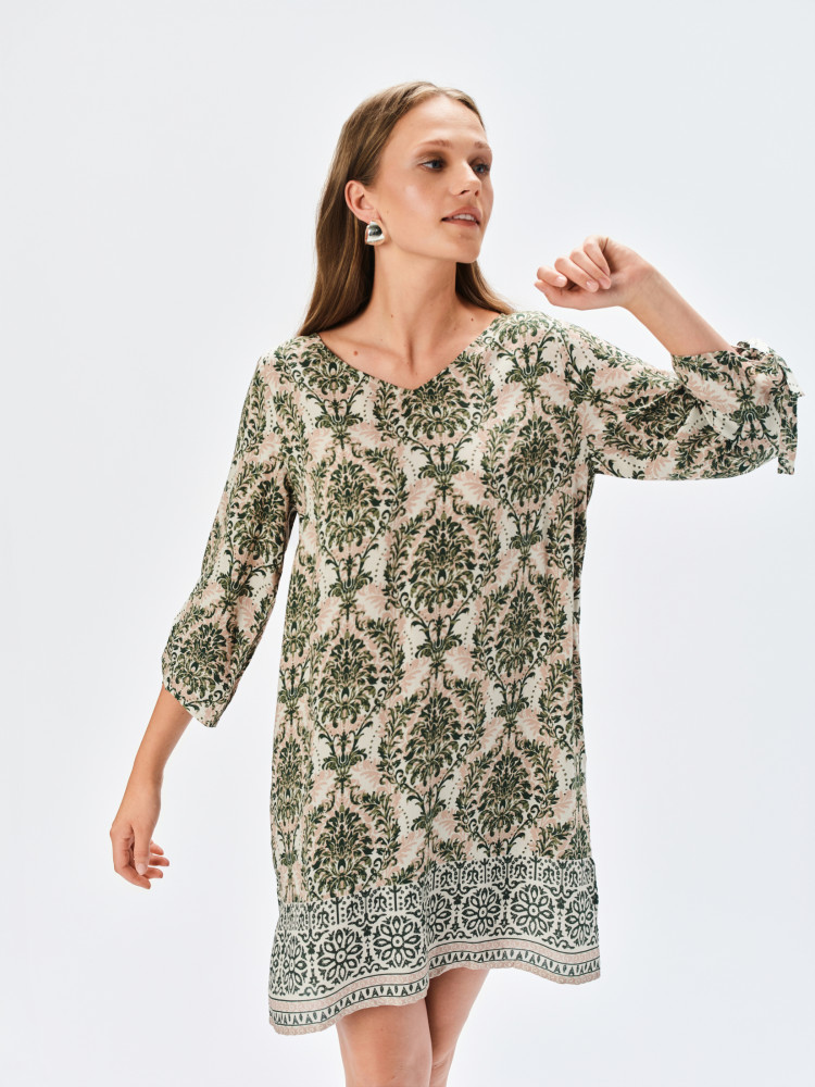 Sukienka z orientalnym wzorem 