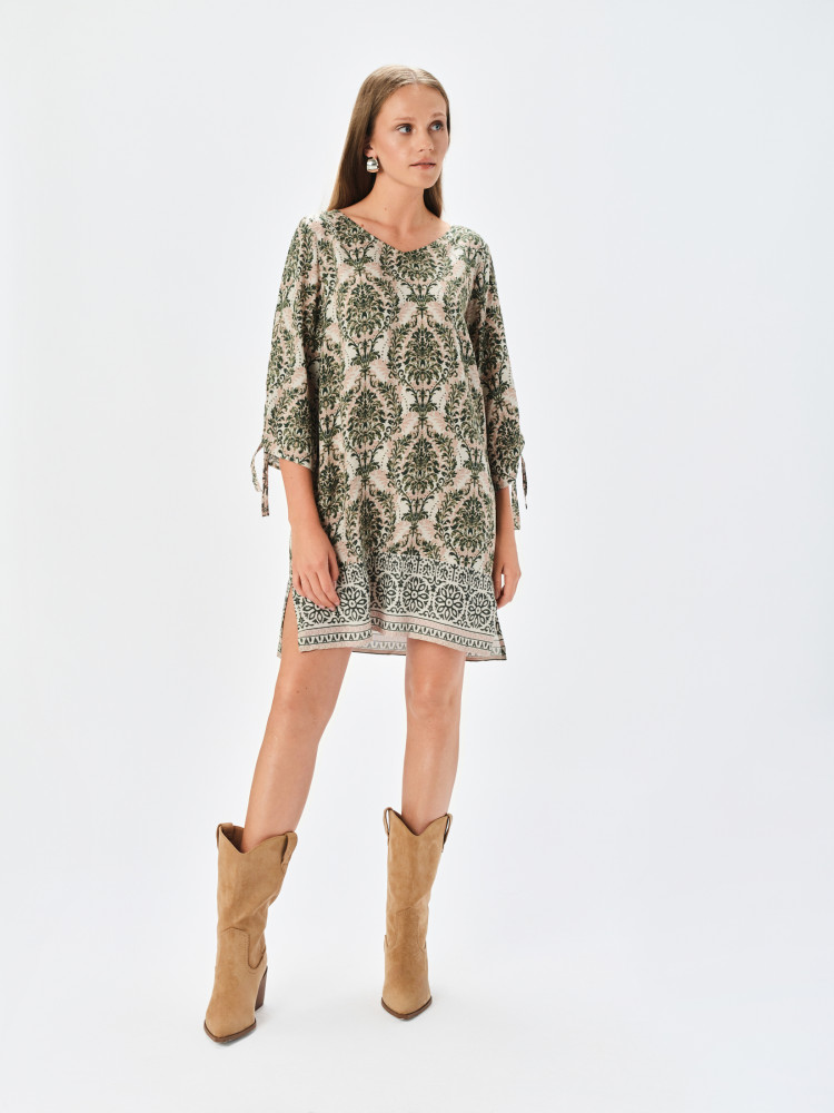 Sukienka z orientalnym wzorem 