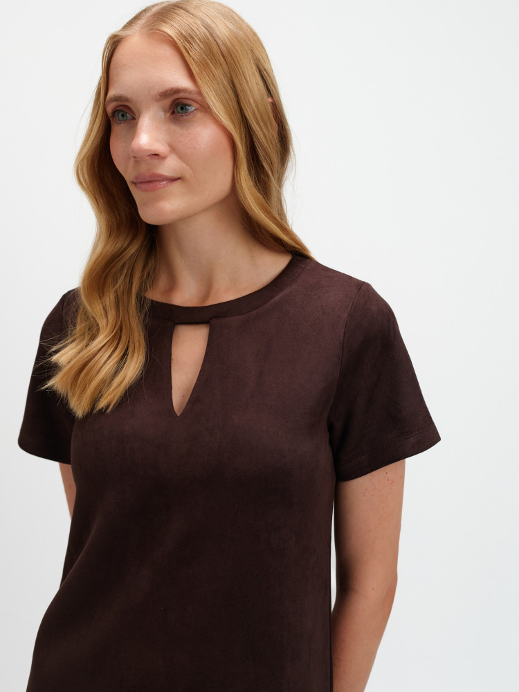 Sukienka w kolorze czekoladowego brązu z imitacji zamszu 