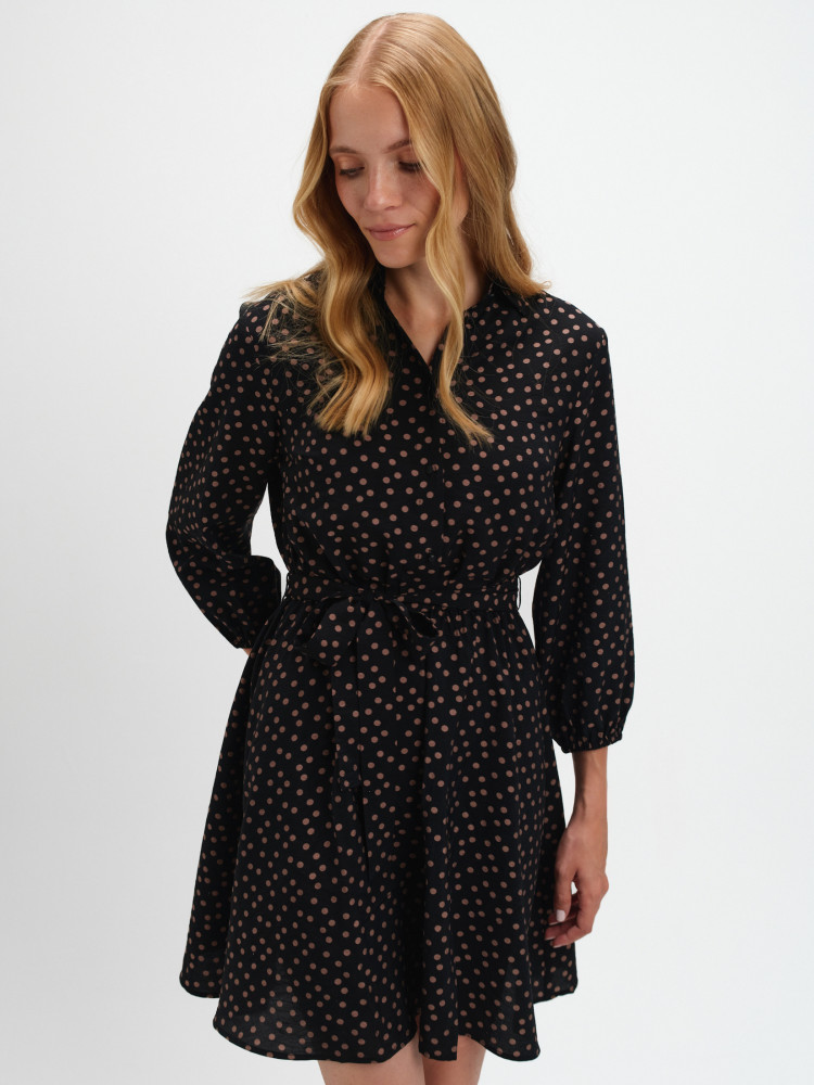 Zwiewna sukienka w groszki 