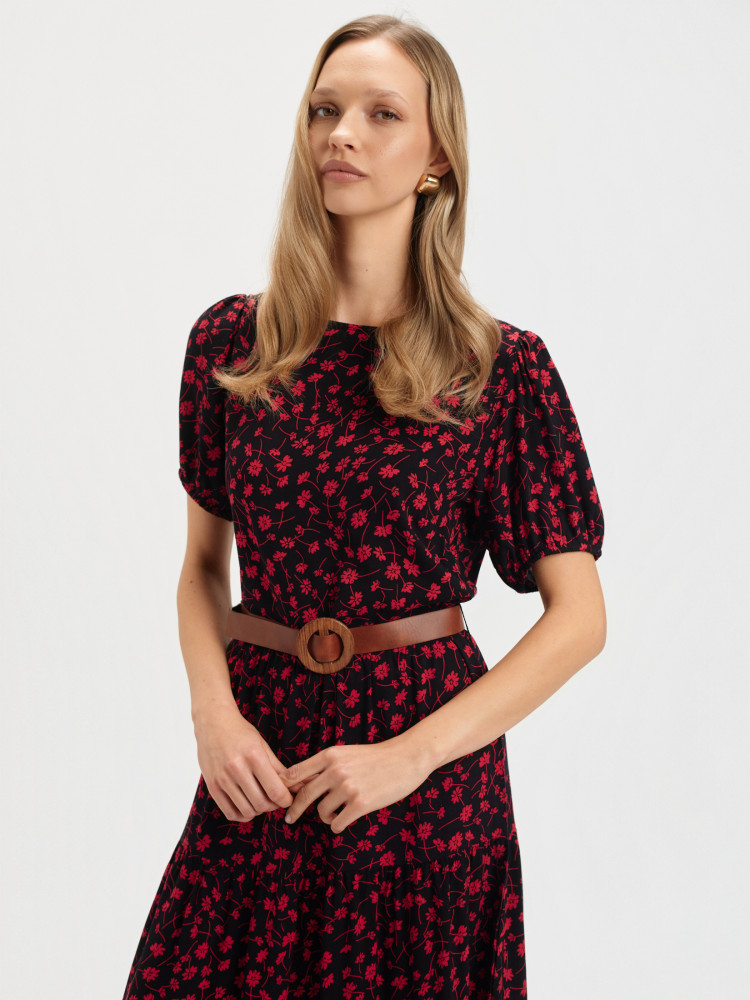 Sukienka midi z czerwonymi kwiatami 