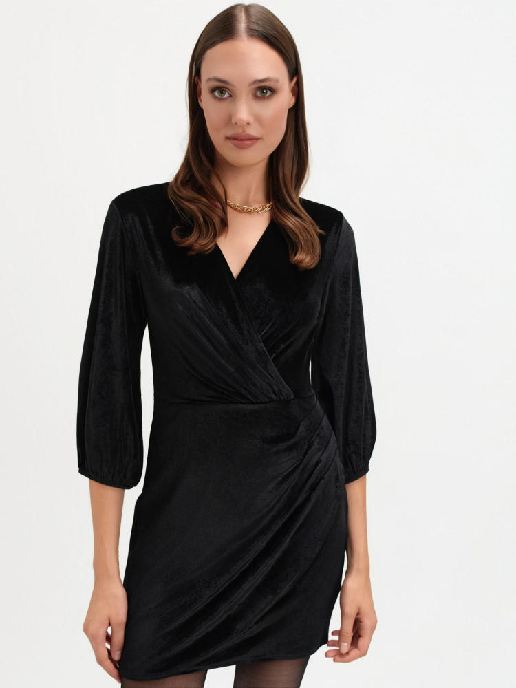 Czarna welurowa sukienka