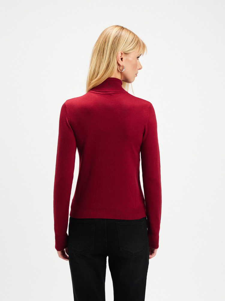 Bordowy sweter z golfem 