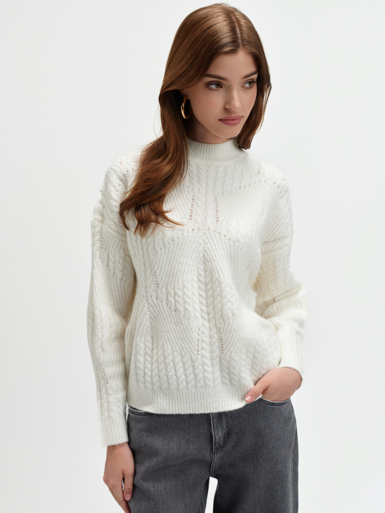 Biały sweter ażurowy 