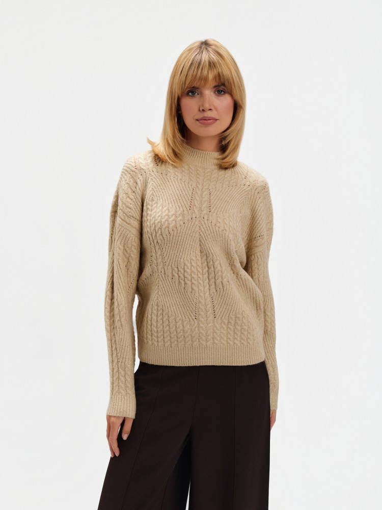 Beżowy sweter z ażurowym haftem  