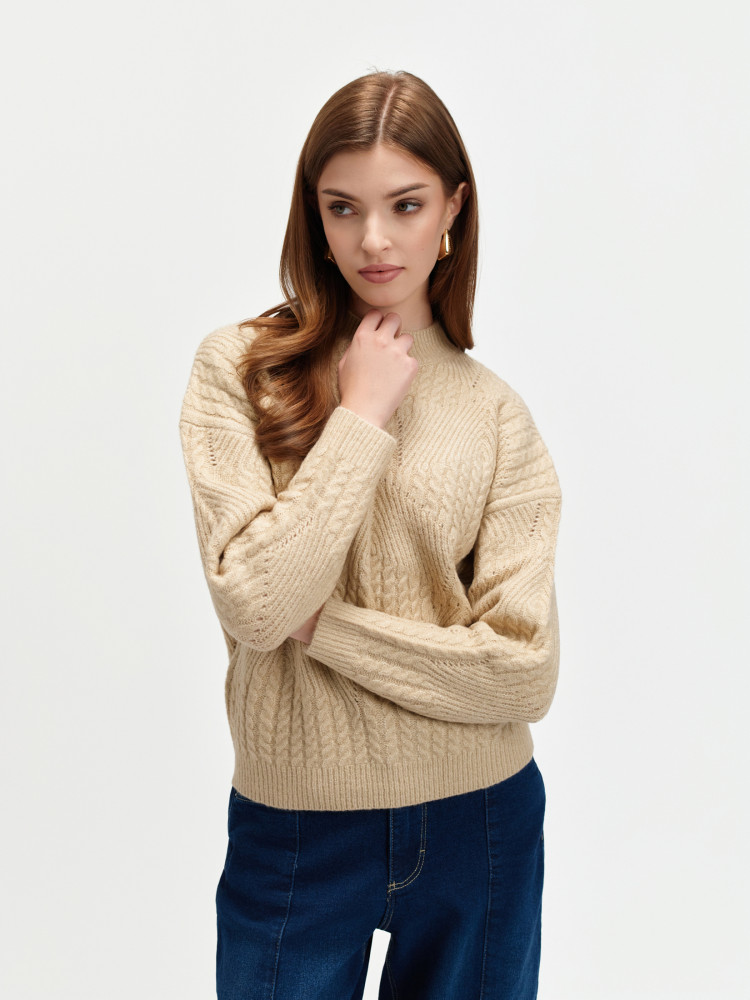 Beżowy sweter z ażurowym haftem  