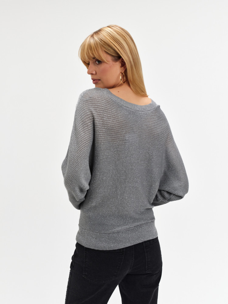 Szary sweter z rękawem typu nietoperz 