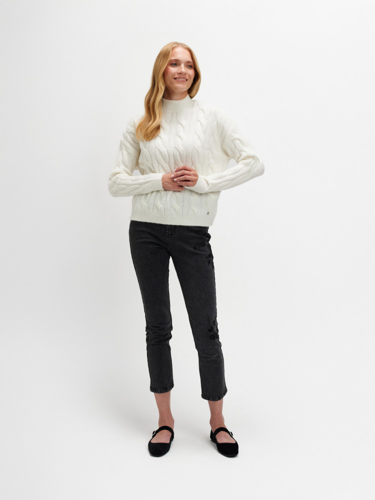 Sweter z warkoczowym splotem  Sweter z warkoczowym splotem
