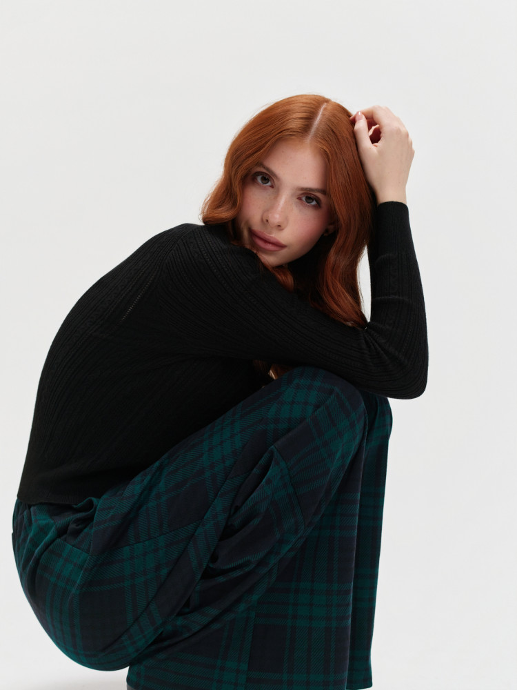 Golf z ażurową fakturą 