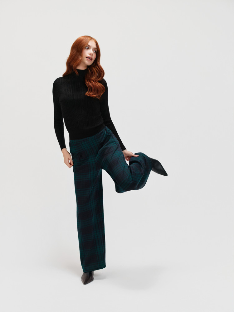 Golf z ażurową fakturą 