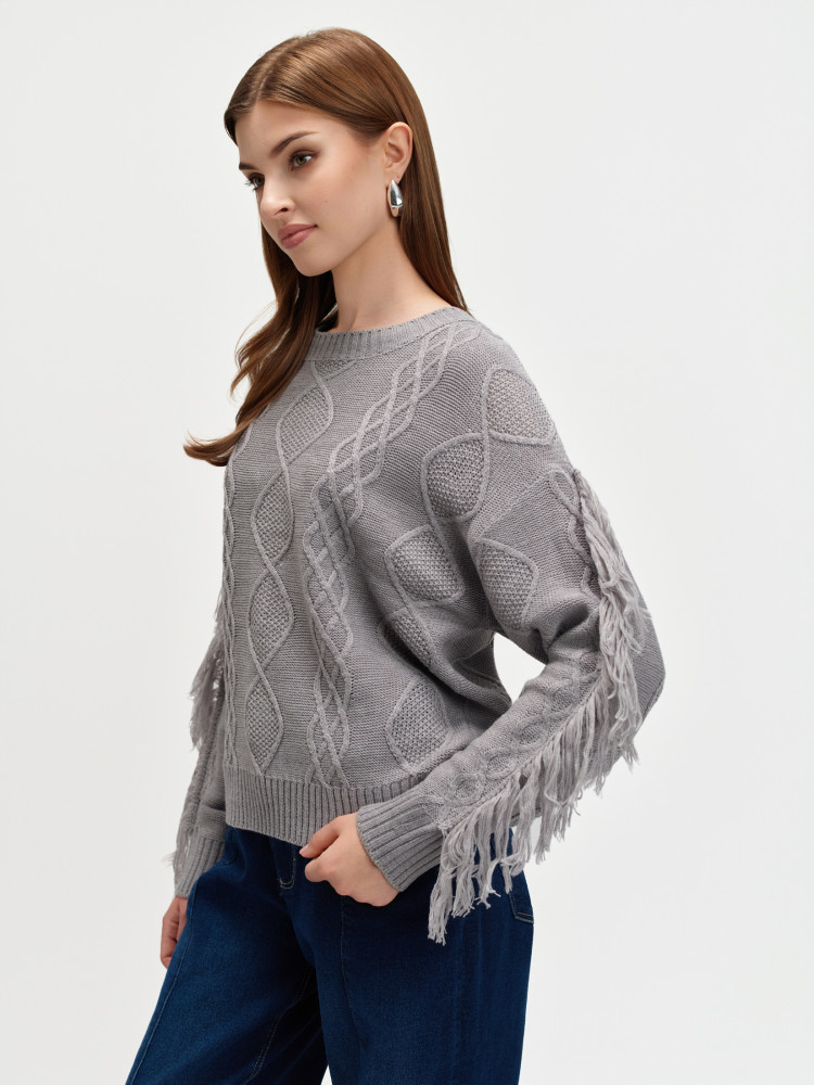 Szary sweter z frędzlami 