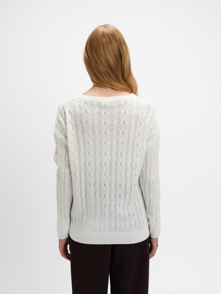 Biały sweter z dekoltem v 