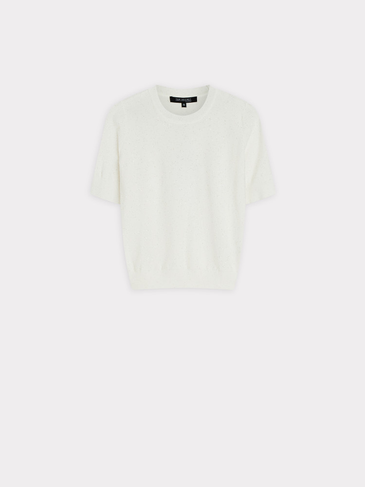 Biały sweter z błyszczącą nitką 