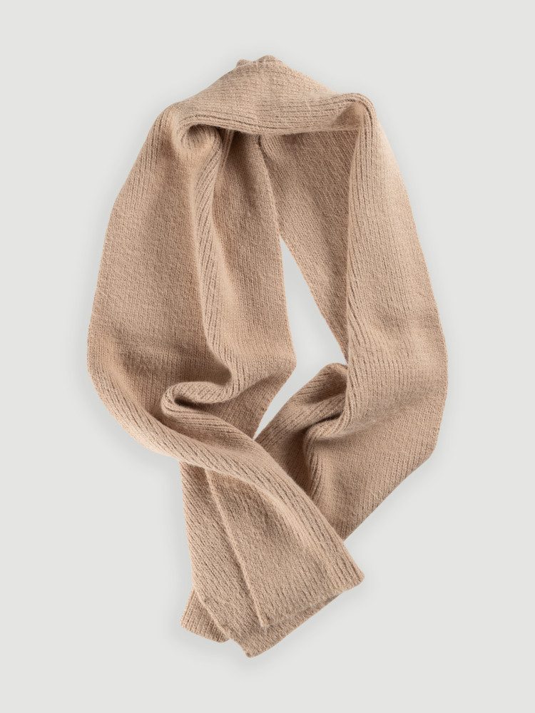 Miękki beżowy szalik 