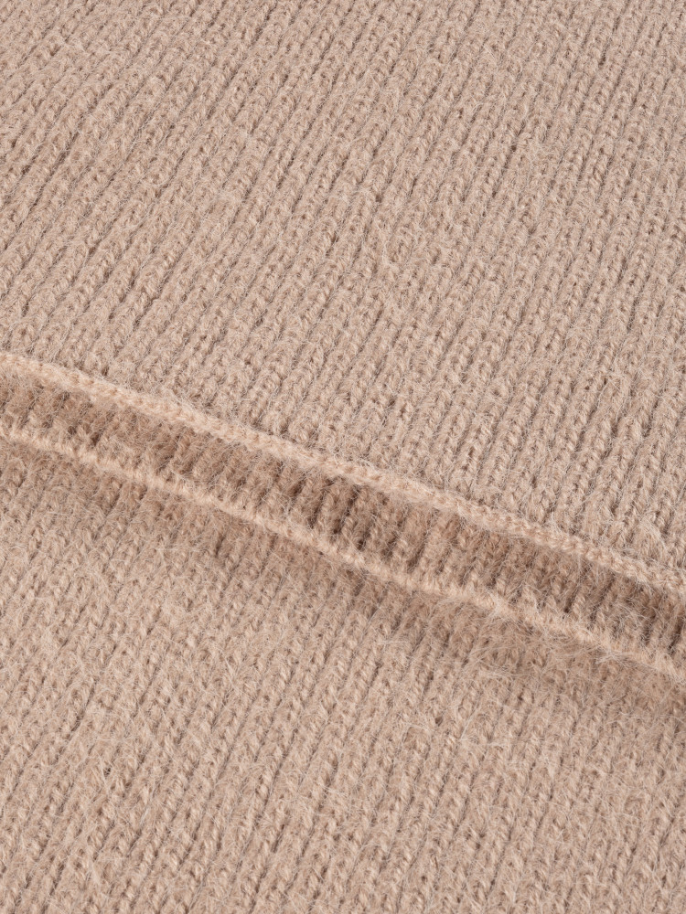 Miękki beżowy szalik 