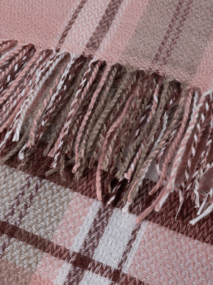 Szalik w różową kratę 