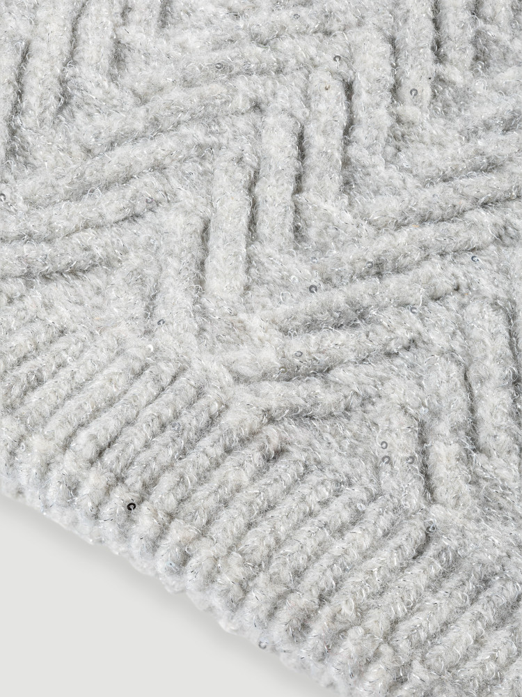 Szary komin z fakturą 