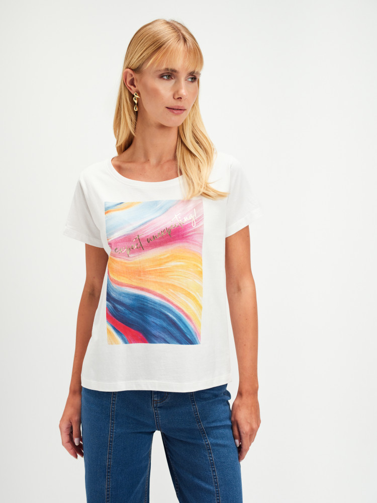 T-shirt z artystycznym nadrukiem 