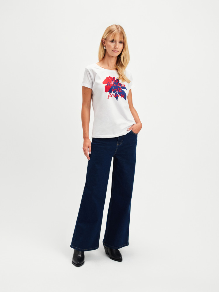 T-shirt z kolorową grafiką na środku 