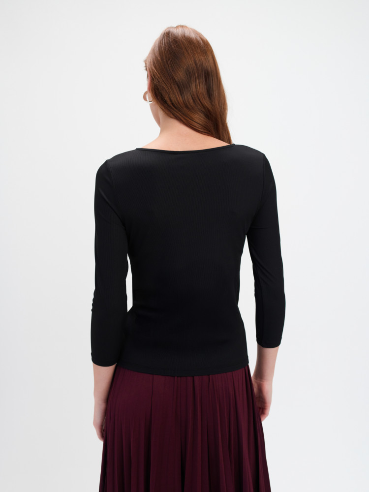 Czarny elastyczny top z długim rękawem 