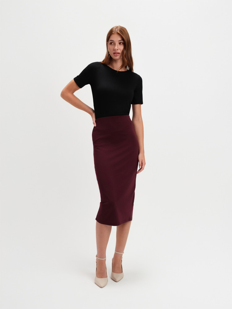 Czarny dopasowany top 