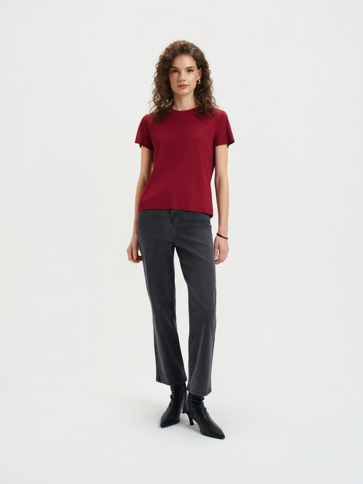 Top w odcieniu bordo 