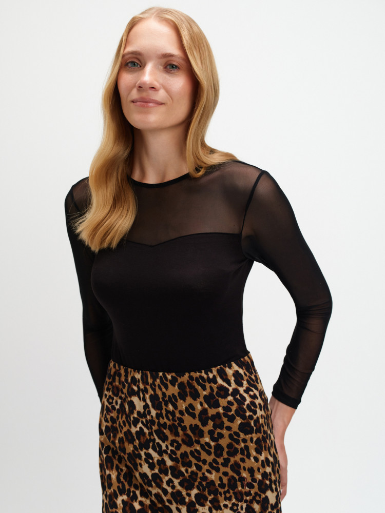 Czarne body z siateczkową górą 