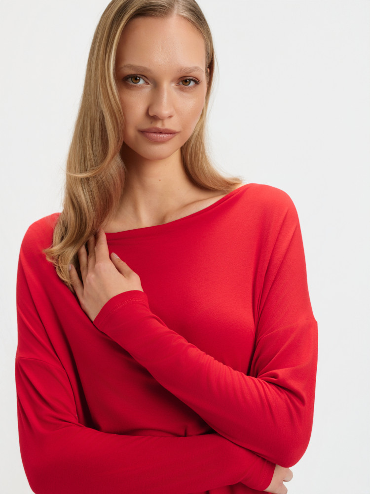 Czerwona bluzka z marszczeniem 