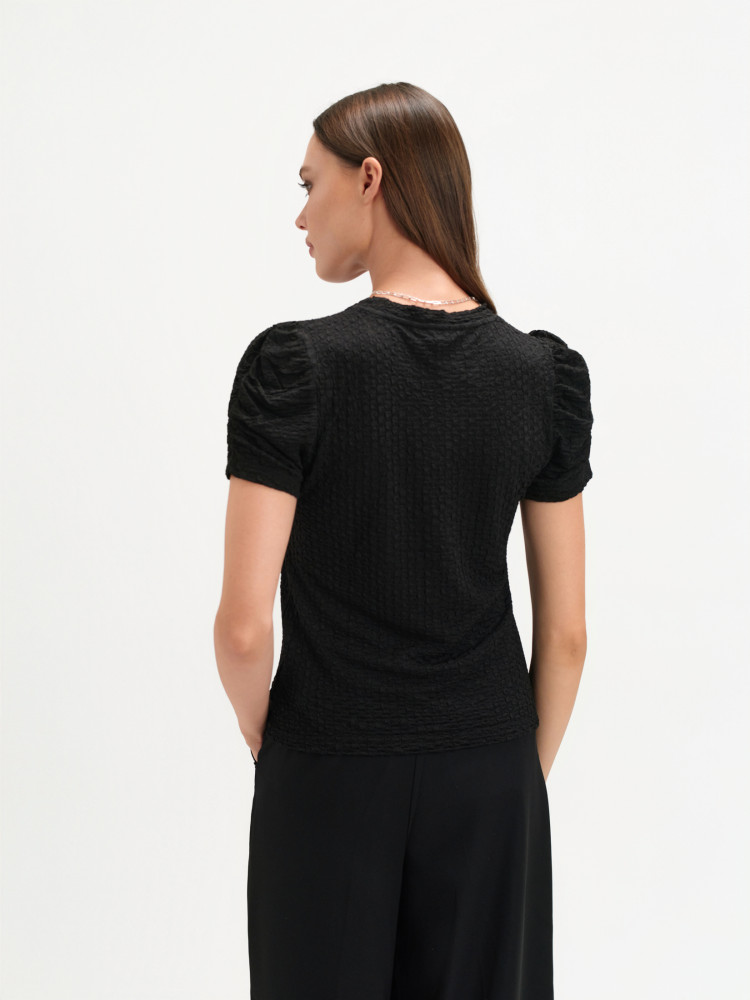 Czarny top z fakturą 