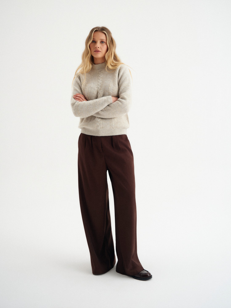 Beżowy sweter z domieszką wełny 