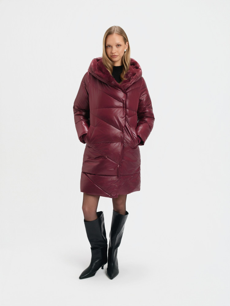 Długa pikowana kurtka z ciepłym kapturem 