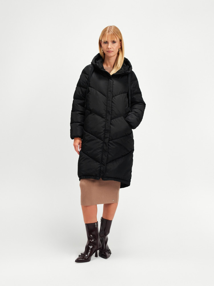 Długa pikowana kurtka z kapturem 