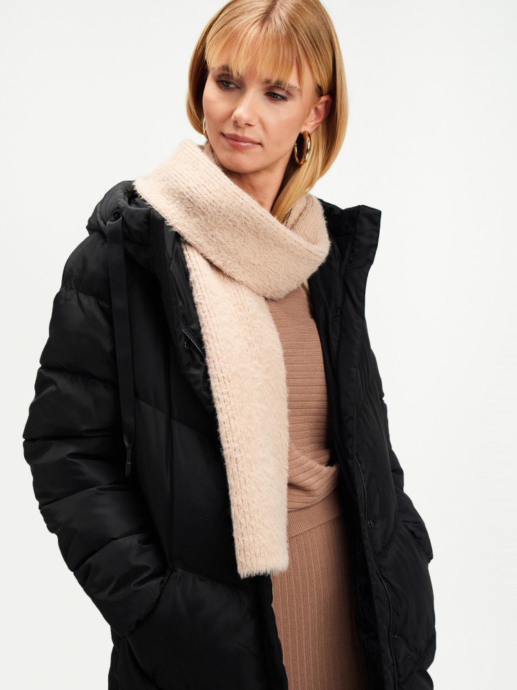 Długa pikowana kurtka z kapturem 