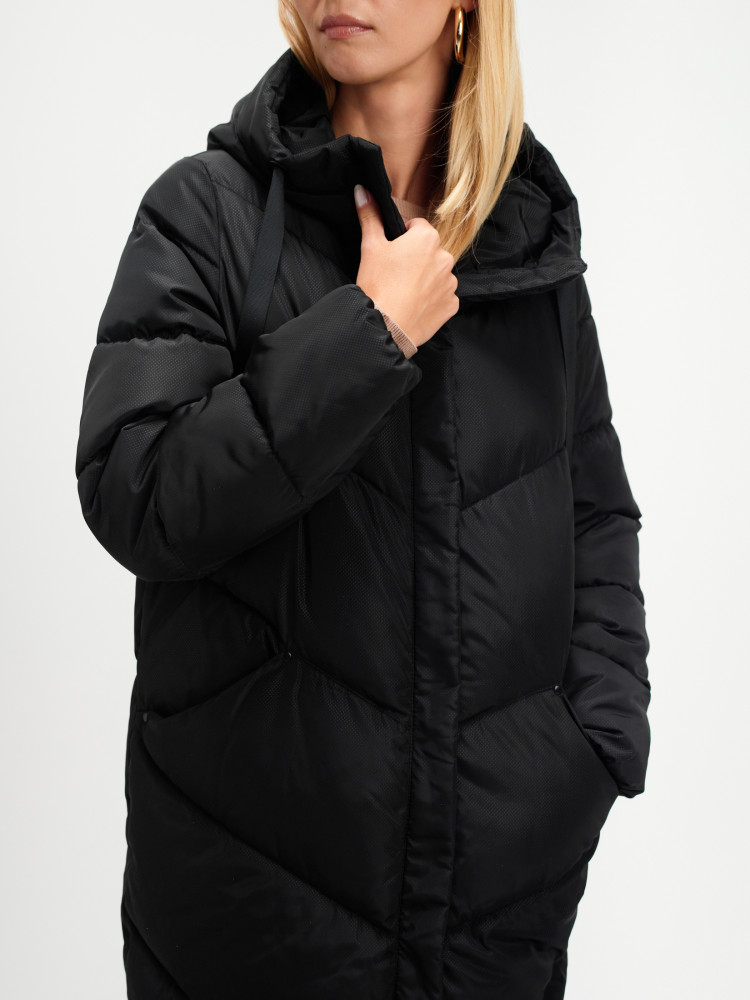 Długa pikowana kurtka z kapturem 