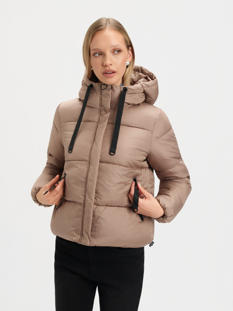 Klasyczna beżowa kurtka z kapturem 