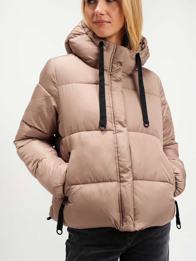 Klasyczna beżowa kurtka z kapturem 