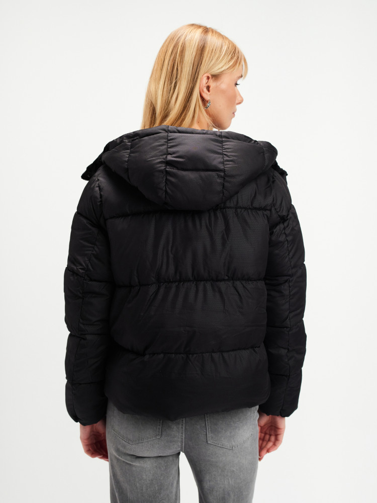 Klasyczna czarna kurtka z kapturem 