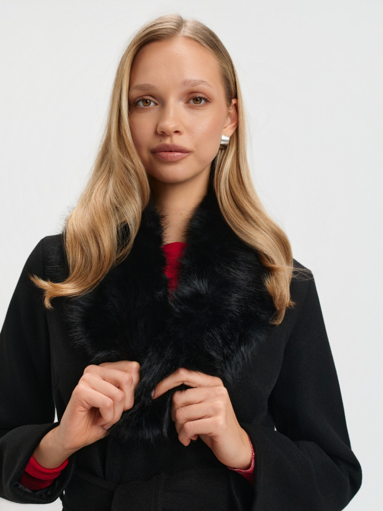 Dwurzędowy płaszcz z kożuszkiem 